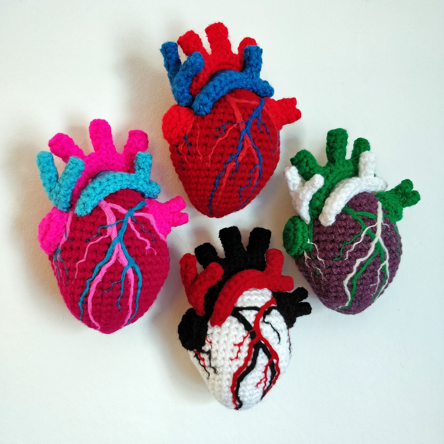 Anatomical Medium Heart- Classic Red